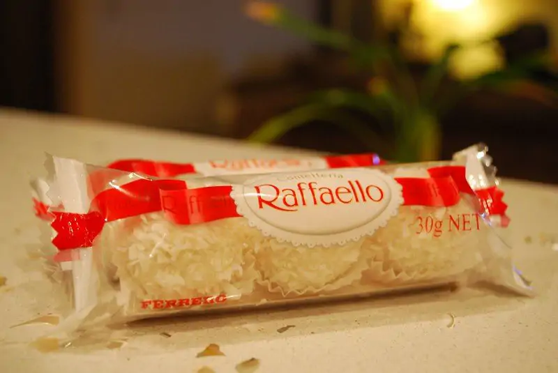 Краснодарская компания оштрафована за реализацию маркированных товарным знаком Raffaello конфет