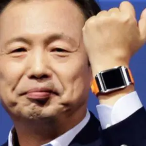 Samsung получила очередной патент на "умные" часы