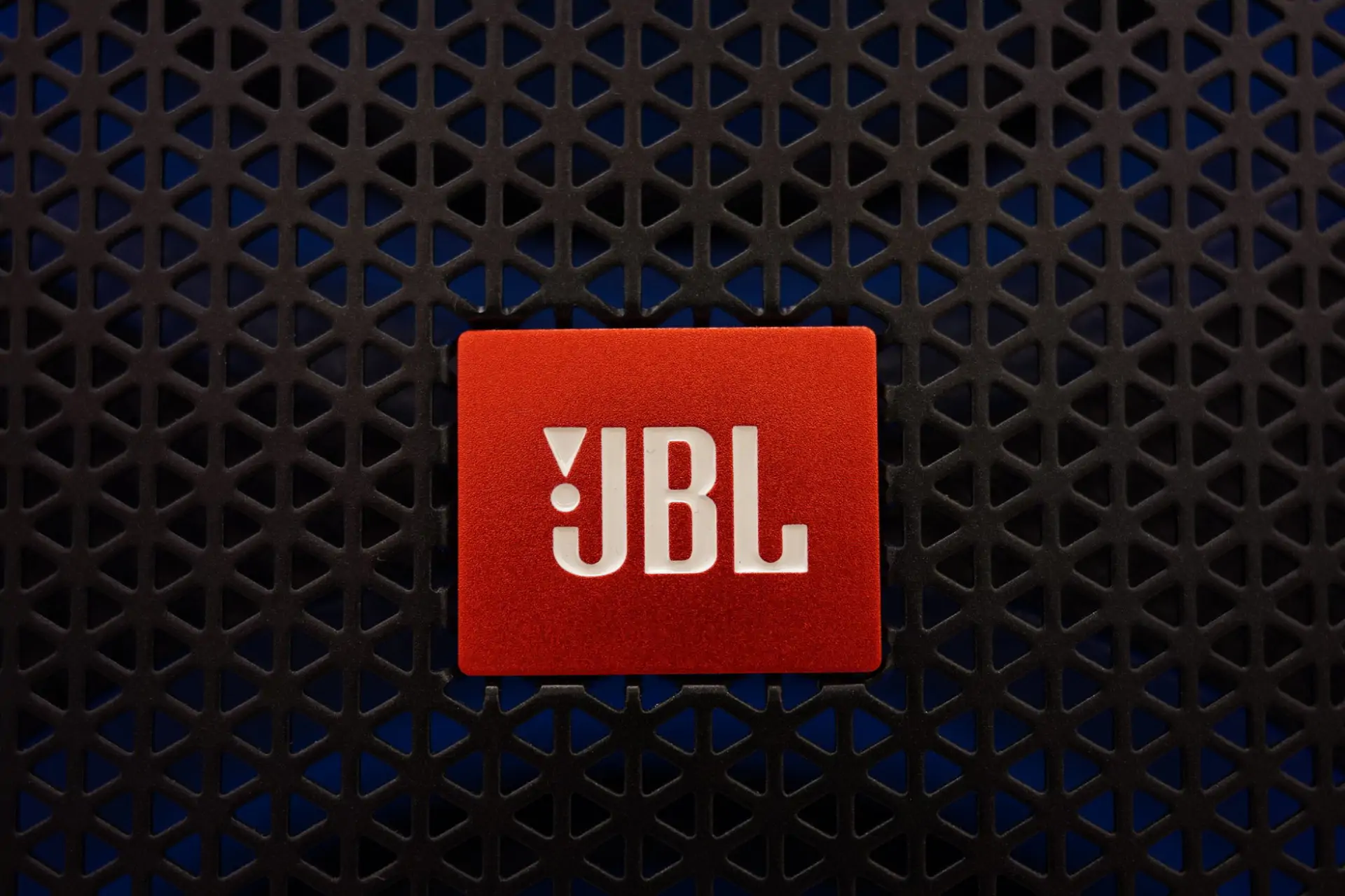 Кассация оставила в силе решение по иску Harman к продавцам электроники