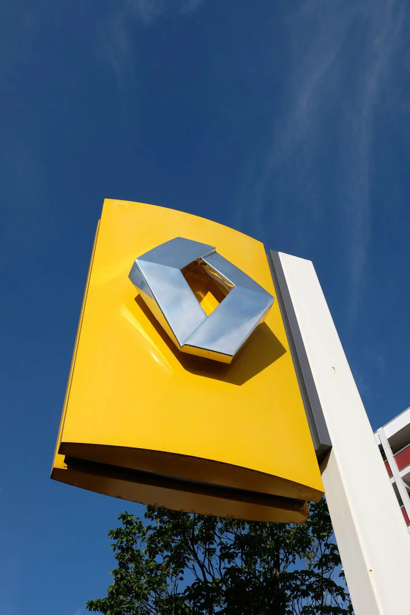 Human Horizons подала в суд на Renault из-за логотипа бренда Mobilize