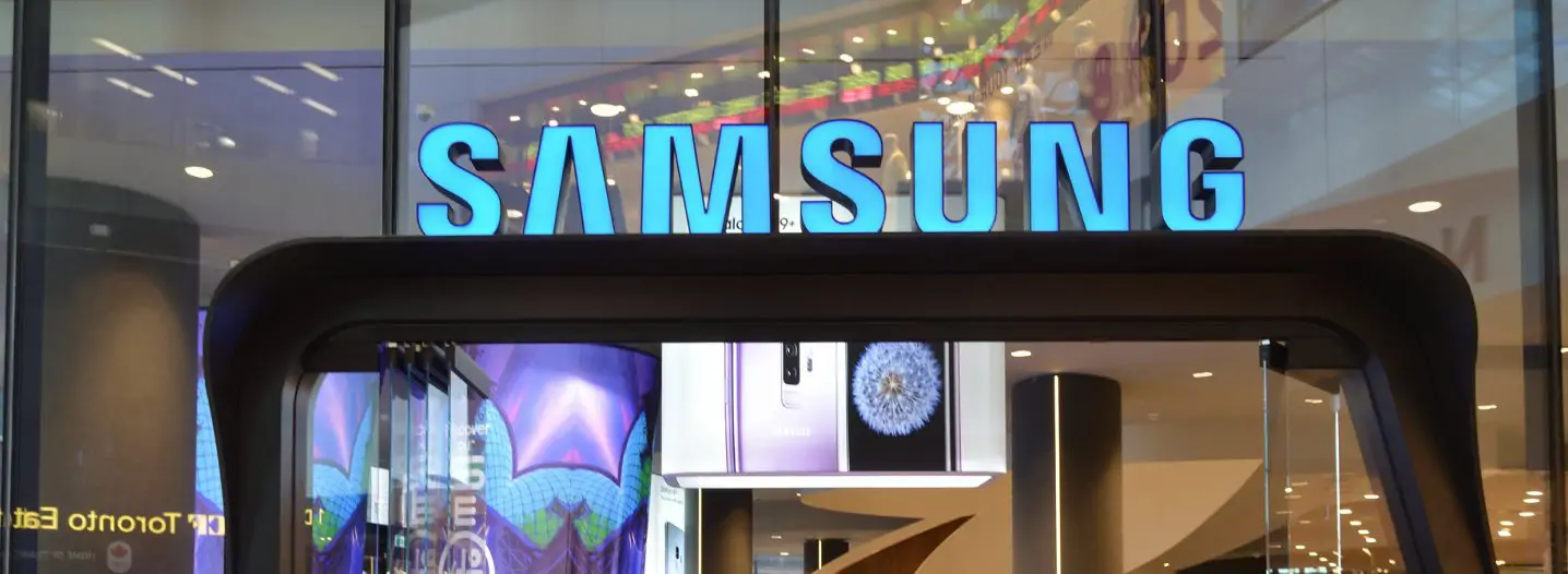 Samsung может добавить в свои смартфоны съемную камеру