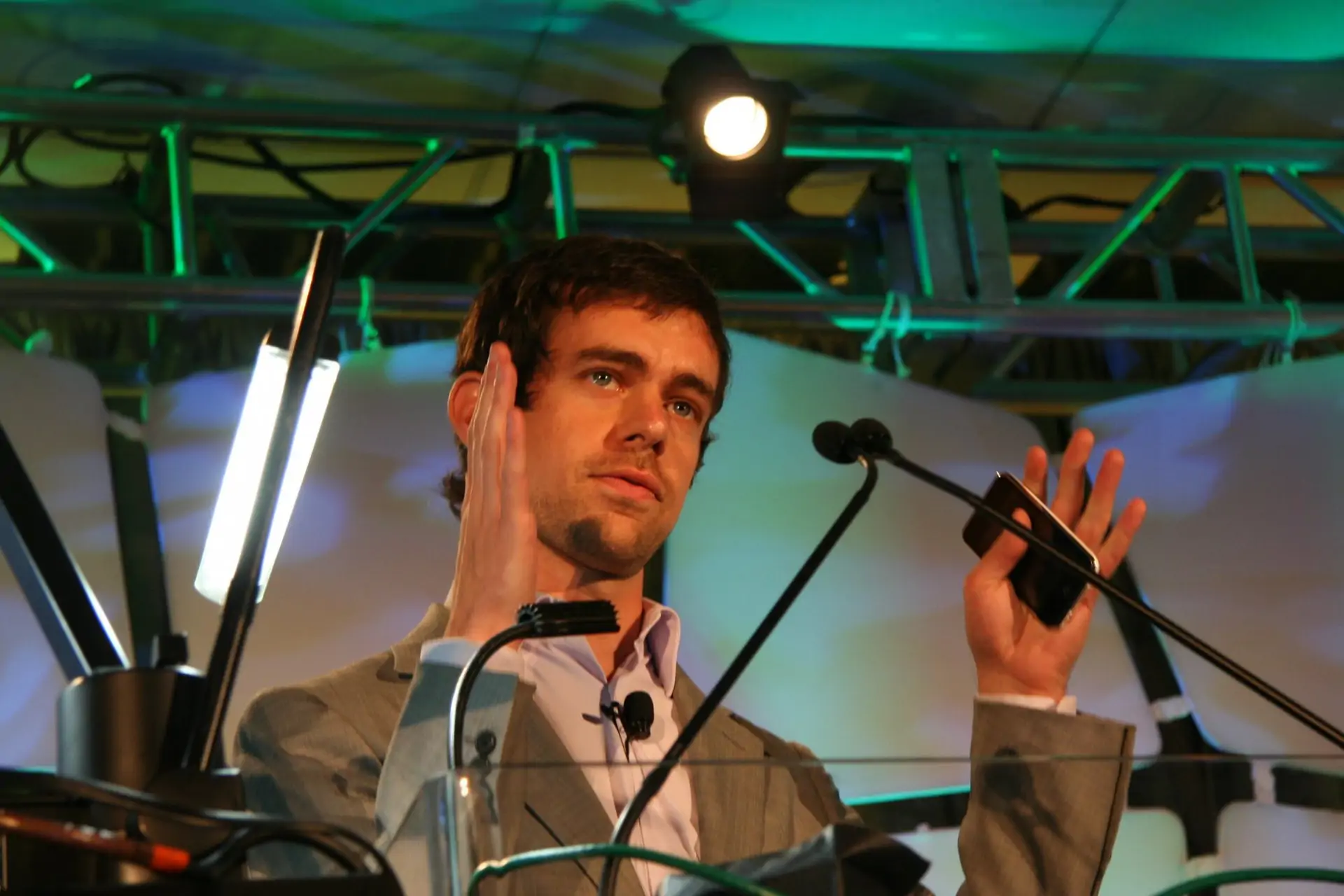 Компания Джека Дорси просит суд отклонить иск, поданный после смены названия на Block