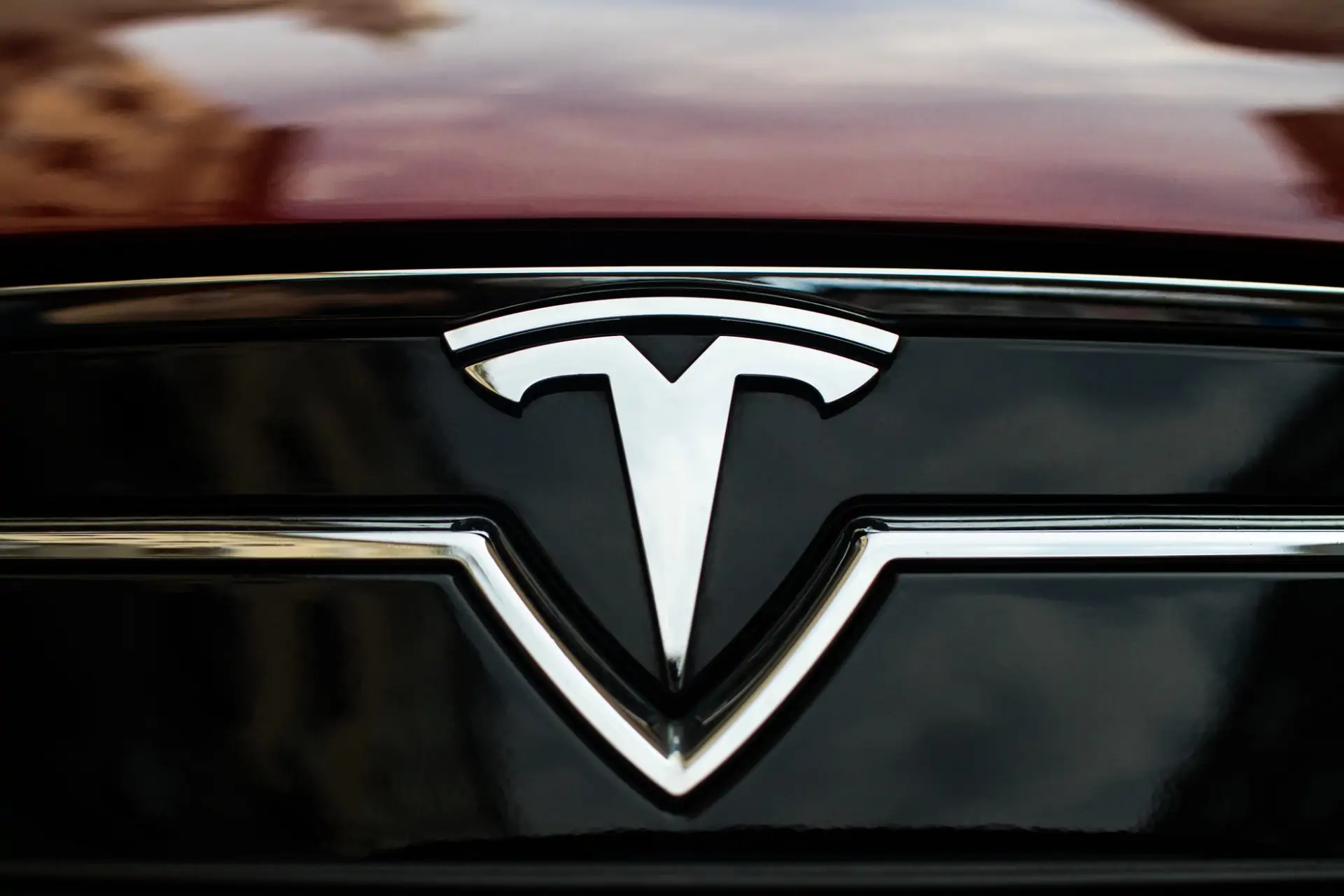 Tesla хочет зарегистрировать товарный знак для аудиотехники