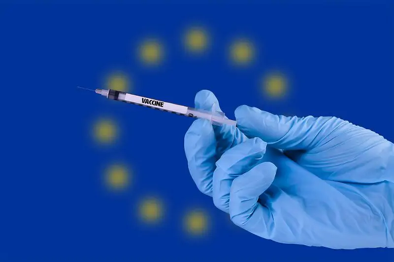 ЕС собирается предложить альтернативу отказу от патентов на вакцины против COVID-19