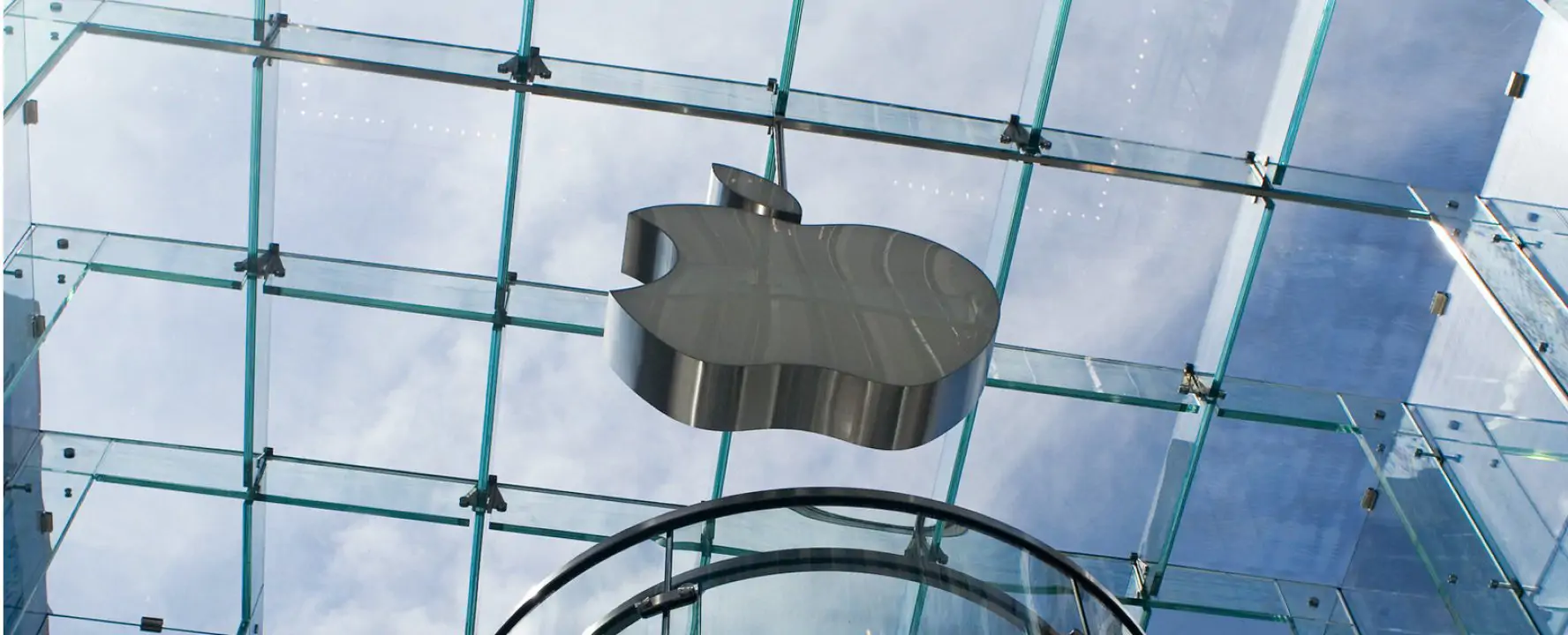 Суд в США обязал Apple заплатить $300 млн за нарушение патентов