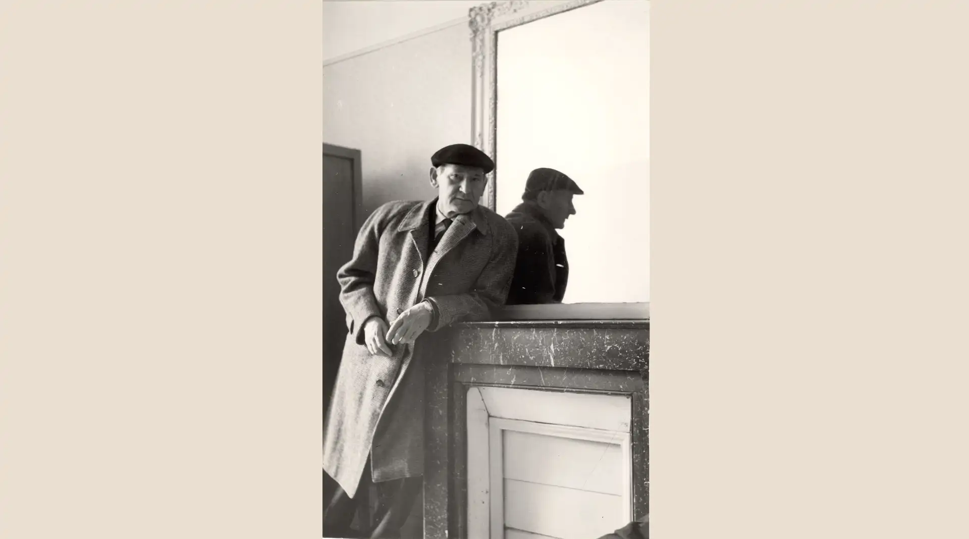 Квадрат и косые линии: логотипы Антона Станковского