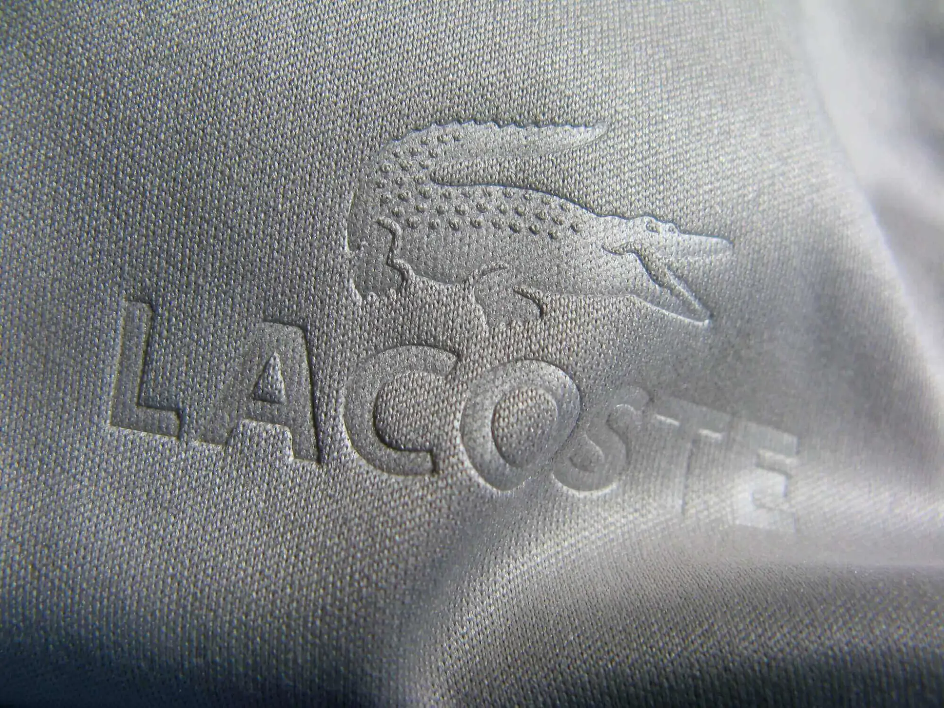 В Брянске предприниматель оштрафован на 129 тысяч рублей за торговлю контрафактом