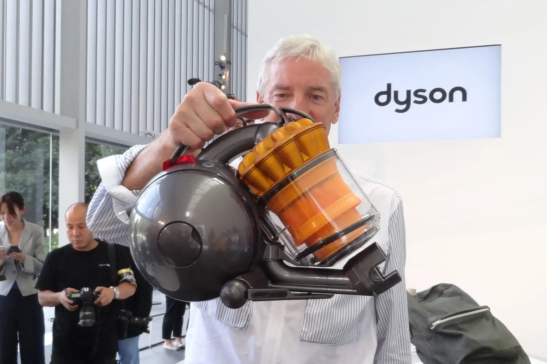 Уход McDonald's из Казахстана, Dyson может лишиться торговых марок, а Puma думает о возвращении в Россию: главные новости